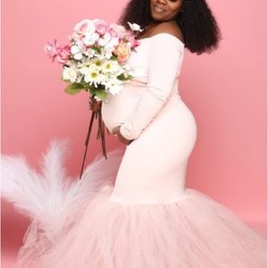 Women’s maternity dress. Size XL in blush pink color.